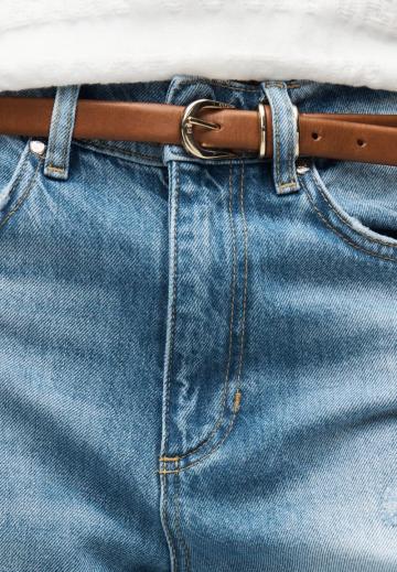 Короткие джинсы