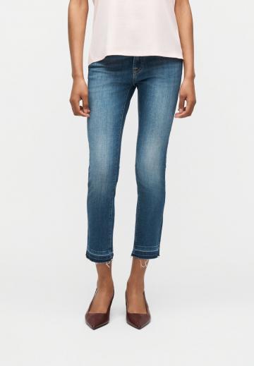 Короткие джинсы