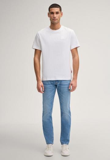 Узкие джинсы