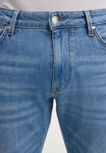 Узкие джинсы