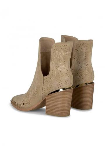 Ковбойские сапожки