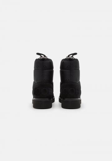 Зимние ботинки