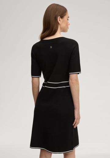 Вязаное платье