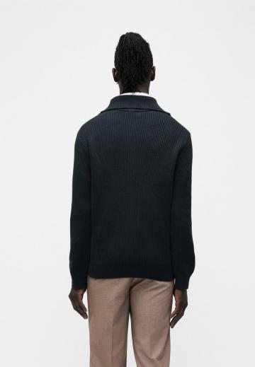 Вязаная кофта