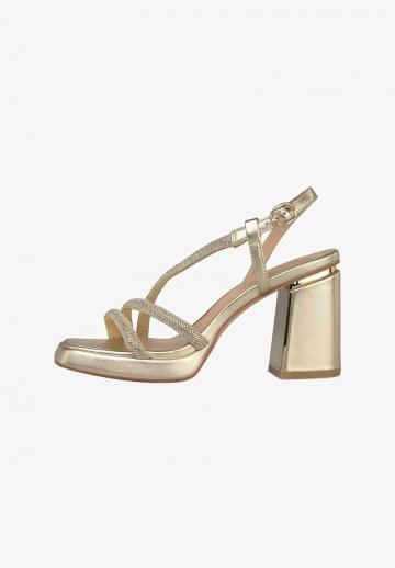 Босоножки на платформе