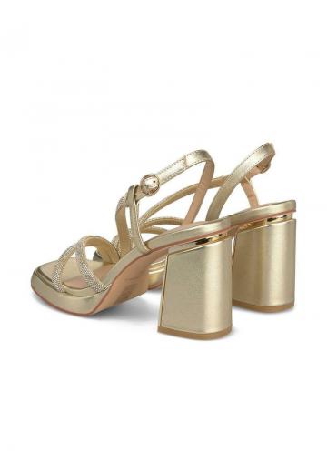 Босоножки на платформе