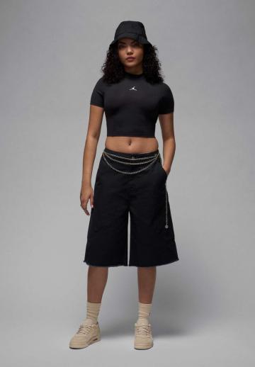 Юбка с накладными карманами