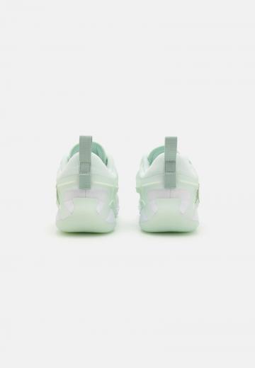 Гандбольные кроссовки