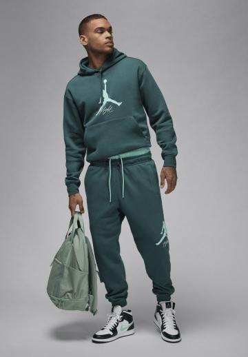 Спортивная кофта