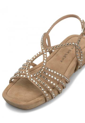 Босоножки на танкетке