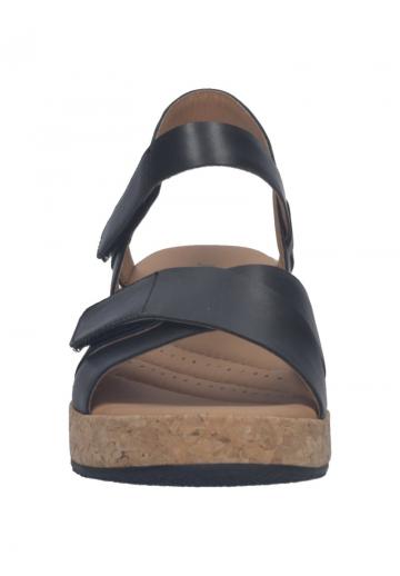 Босоножки на танкетке