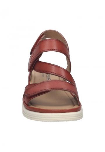 Босоножки на танкетке