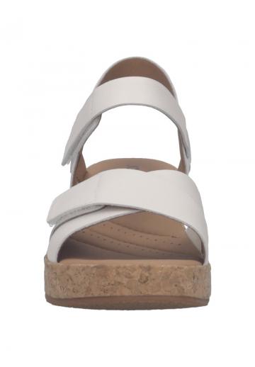 Босоножки на танкетке