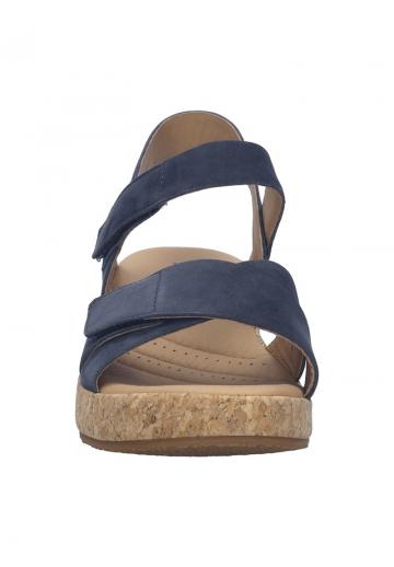 Босоножки на танкетке