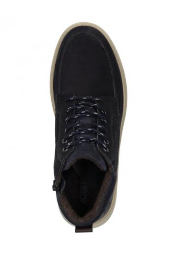 Ботинки на шнуровке