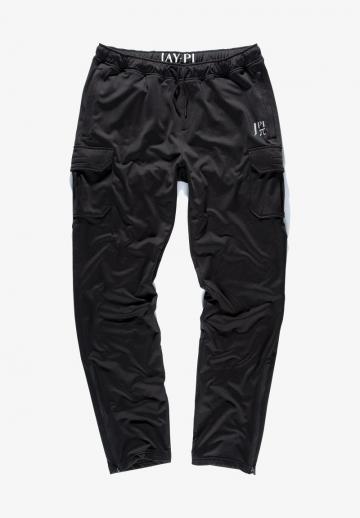 Брюки с накладными карманами