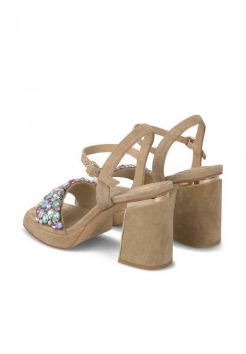 Босоножки на платформе