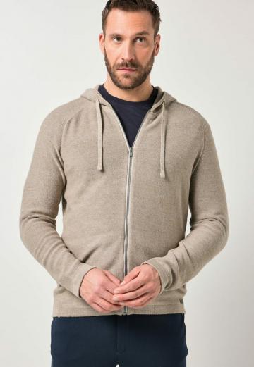 Вязаная кофта