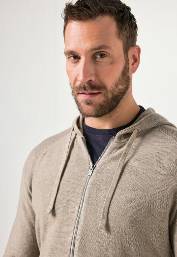 Вязаная кофта