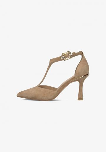 Туфли на высоком каблуке