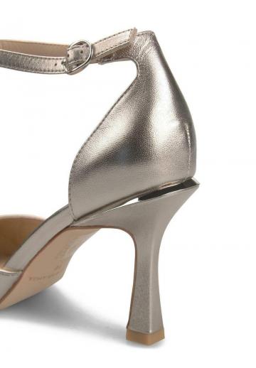 Туфли с ремешком