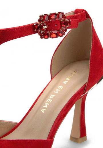 Туфли на высоком каблуке