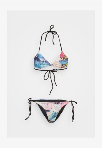 Треугольное бикини