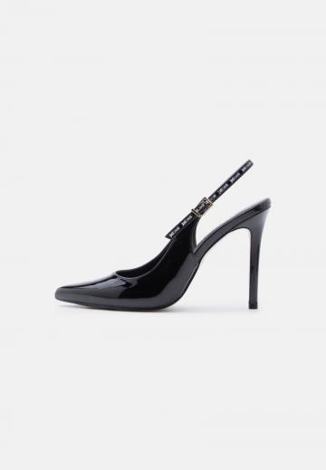 Туфли на высоком каблуке