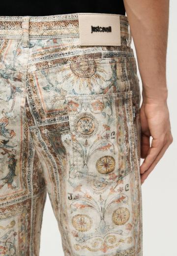 Прямые джинсы