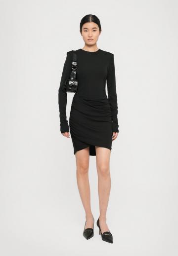 Короткое платье