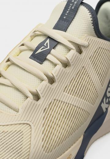 Теннисные кроссовки