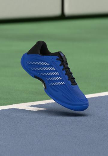 Теннисные кроссовки