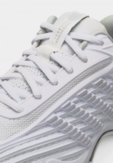 Теннисные кроссовки