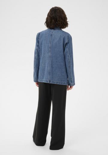 Джинсовая куртка