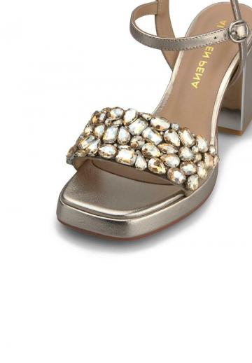 Босоножки на платформе