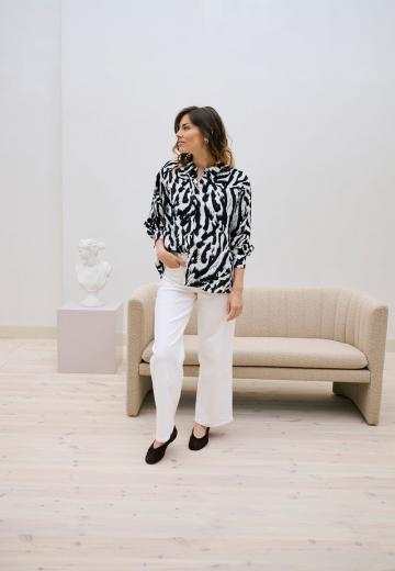 Прямые джинсы