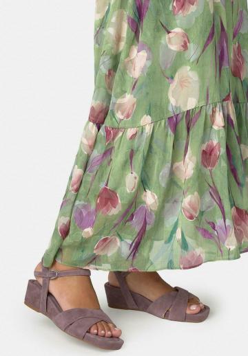 Босоножки на танкетке