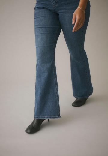 Клешеные брюки