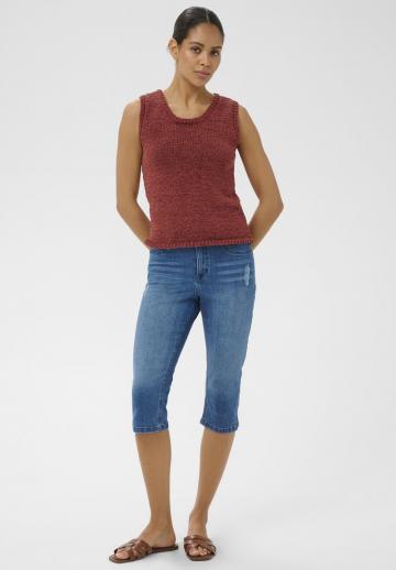 Короткие джинсы