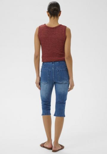 Короткие джинсы