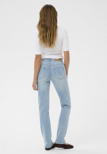 Прямые джинсы