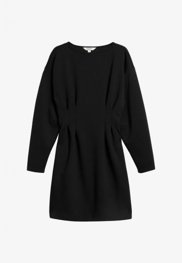 Вязаное платье