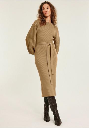 Вязаное платье