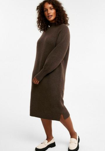 Вязаное платье