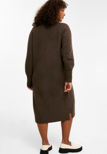 Вязаное платье