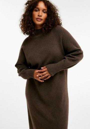 Вязаное платье