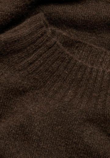 Вязаное платье