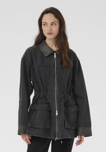 Короткое пальто