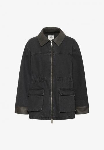 Короткое пальто