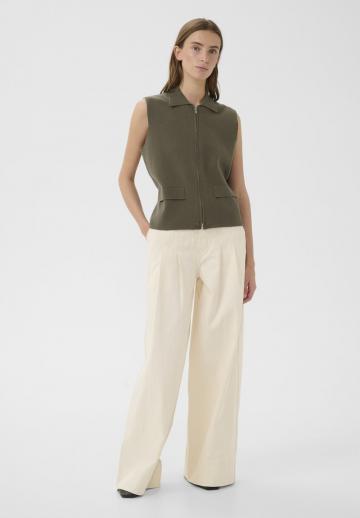 Пуховой жилет